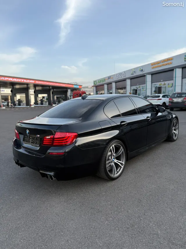 BMW M5 2015 · 4.4 AMT
