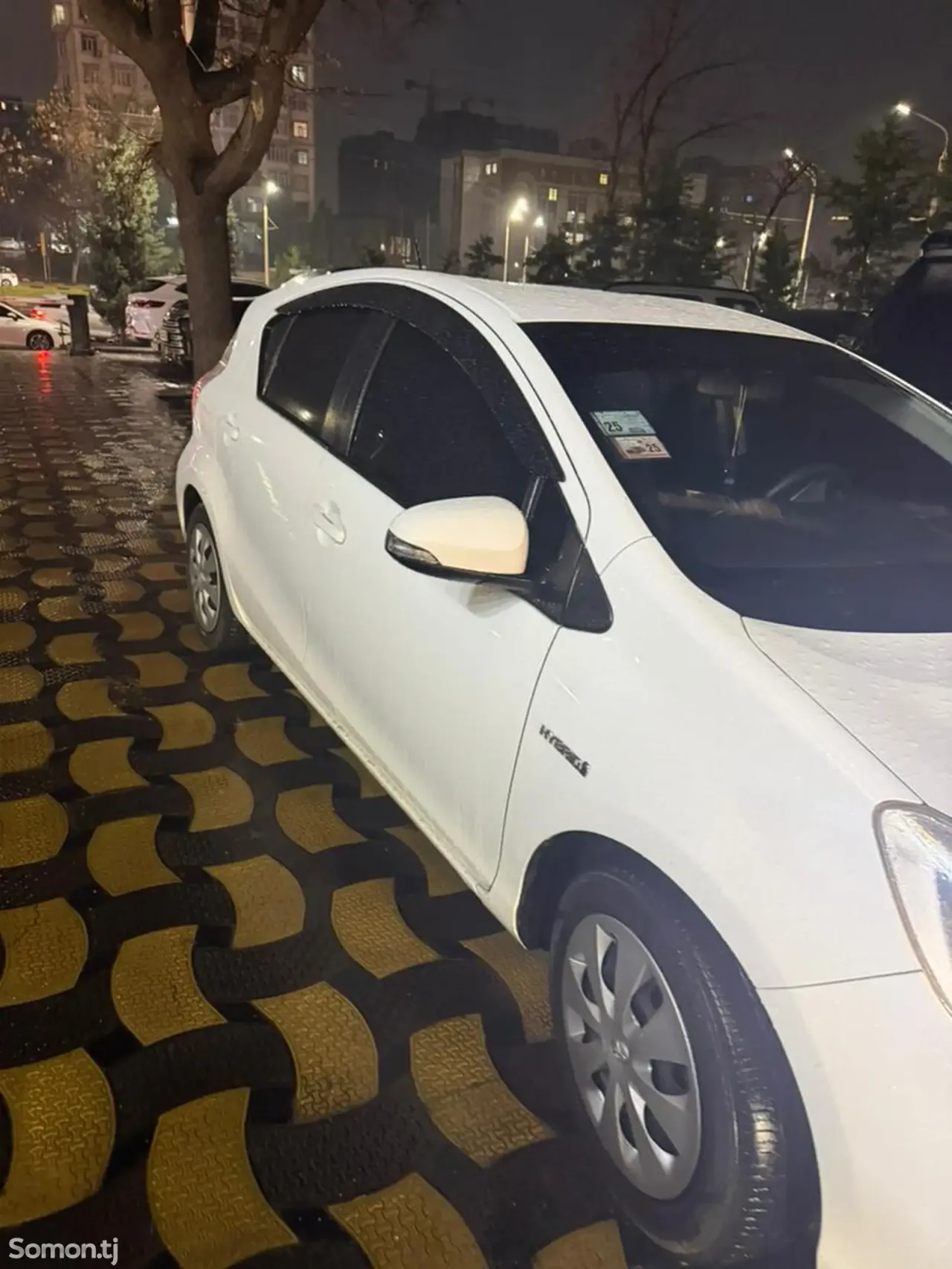 Toyota Aqua 2014 · 1.5 AT