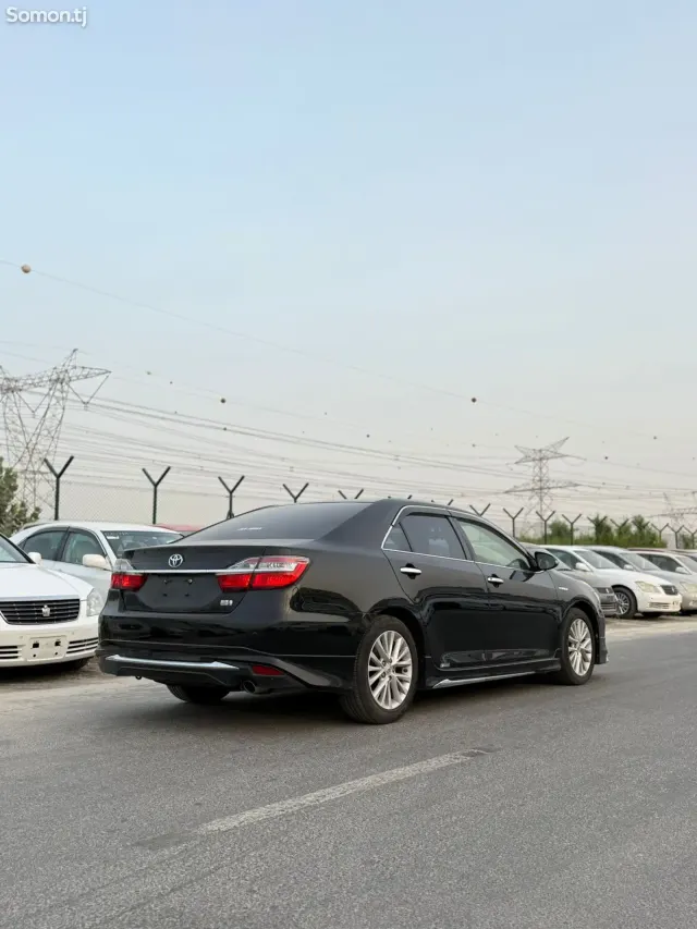 Toyota Camry 2016 · 2.5 AT