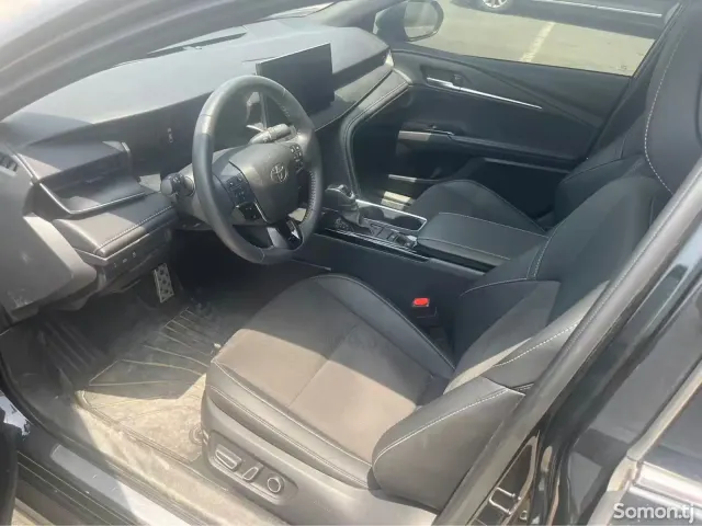 Toyota Camry 2025 · 2.0 AT
