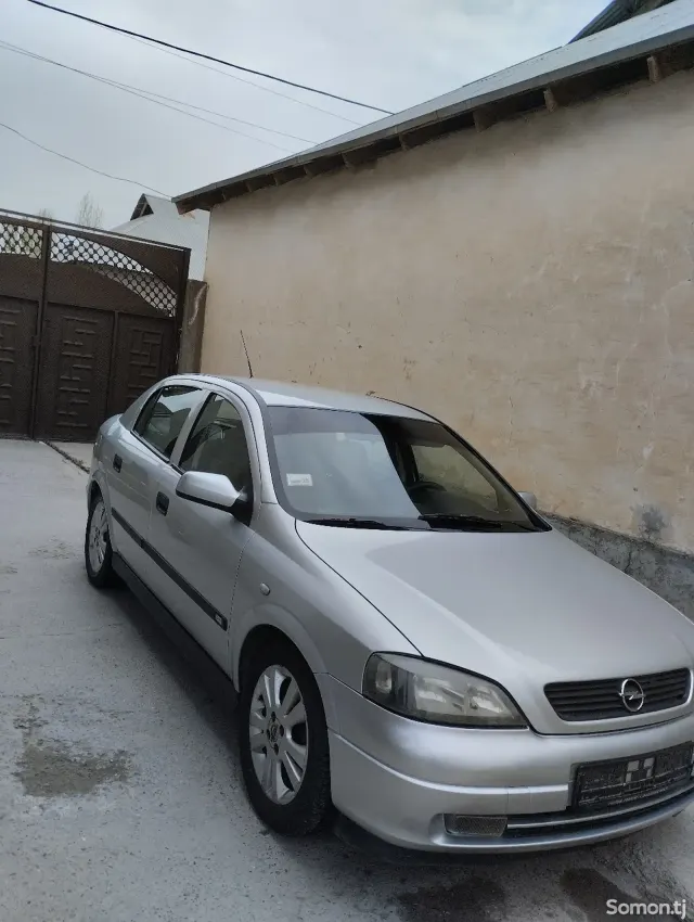 Opel Astra G 2000 · 1.6 MT
