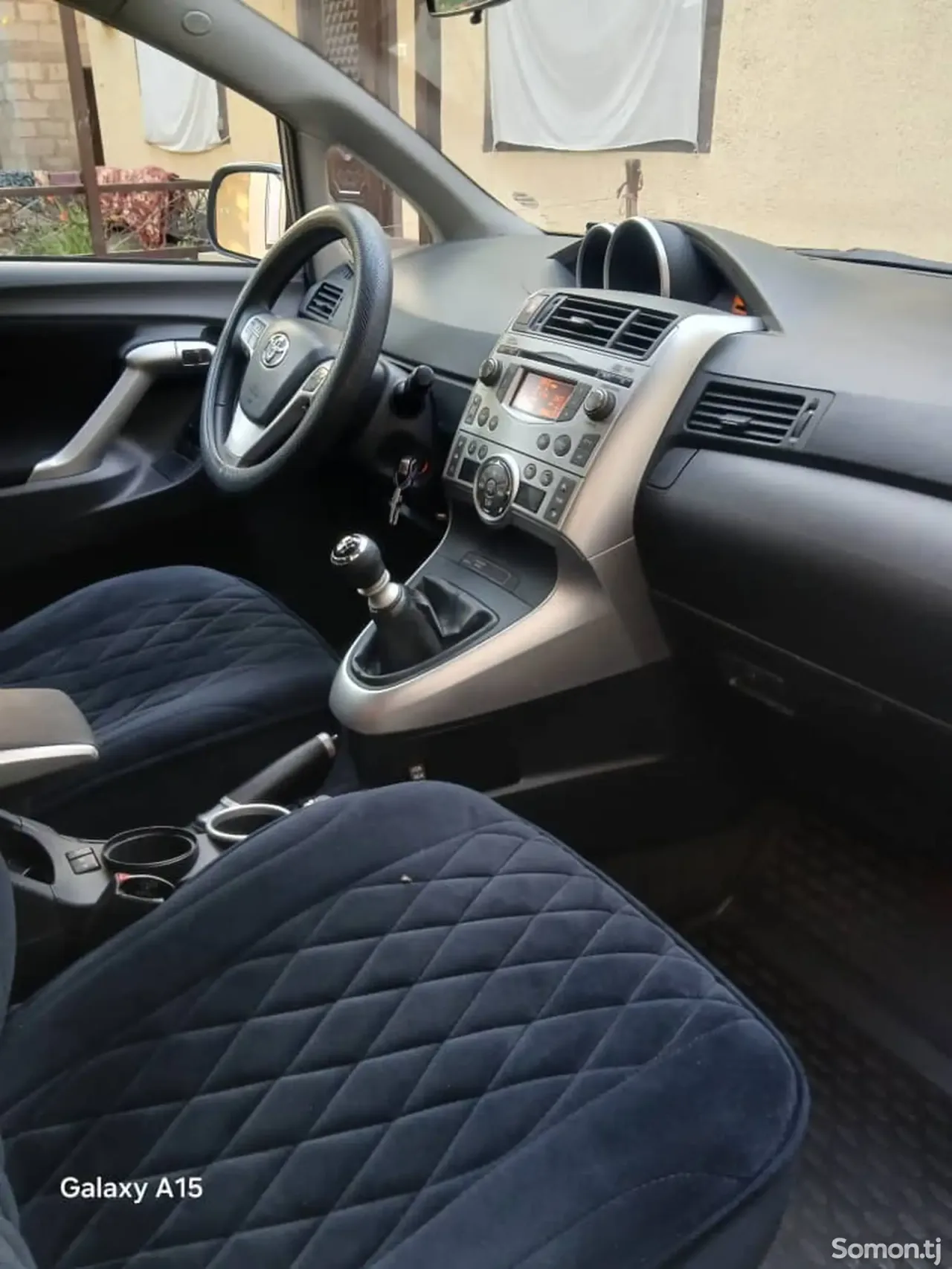 Toyota Verso 2012 · 1.8 MT