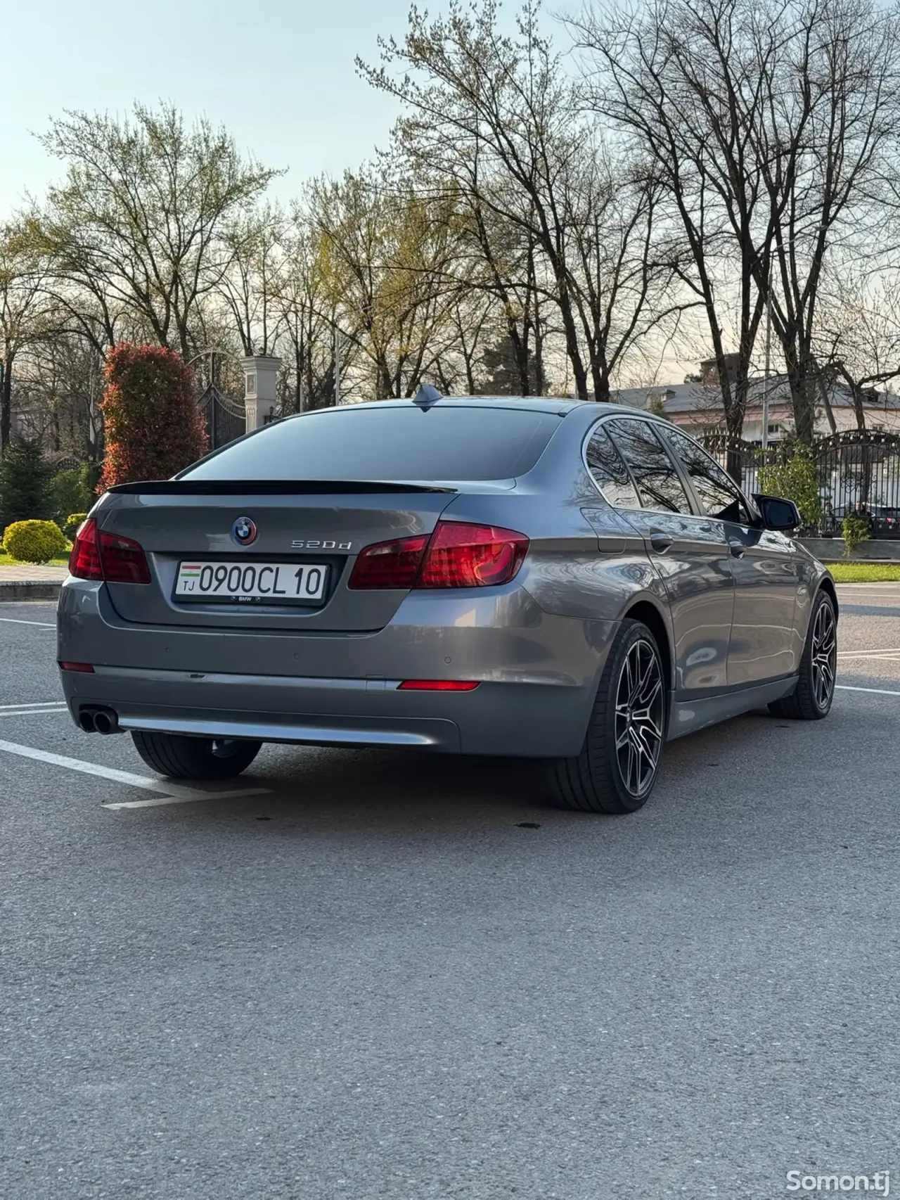 BMW 5 series 2011 · 2.0 AT