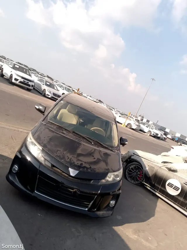 Toyota Estima 2014 · 2.4 AT