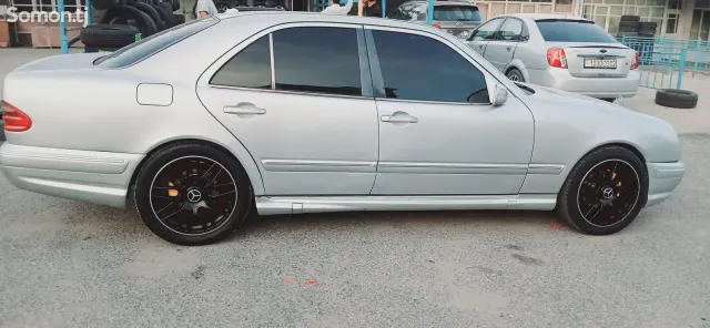 Mercedes-Benz E class 1996 · 2.0 MT