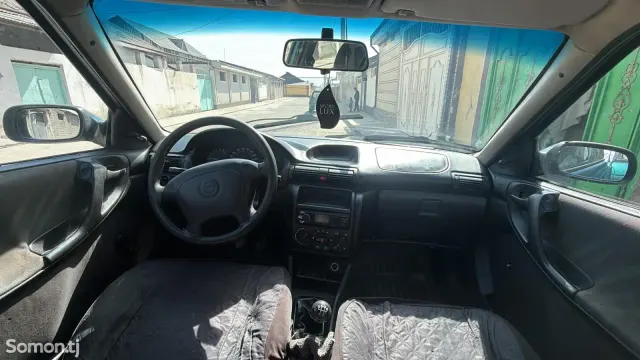 Opel Astra F 1997 · 1.6 MT