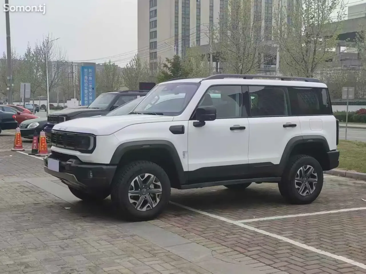 BAIC BJ40 2025 · AT