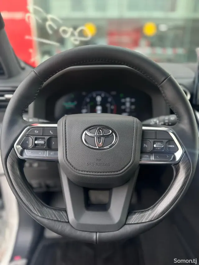 Toyota Land Cruiser 2025 · 3.5 AT