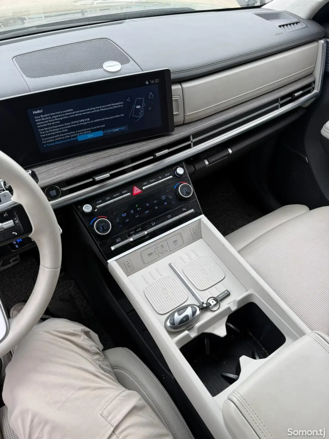 Hyundai Santa Fe 2024 · 1.6 AT