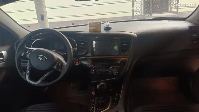 Kia K5 2011 · 2.0 AT