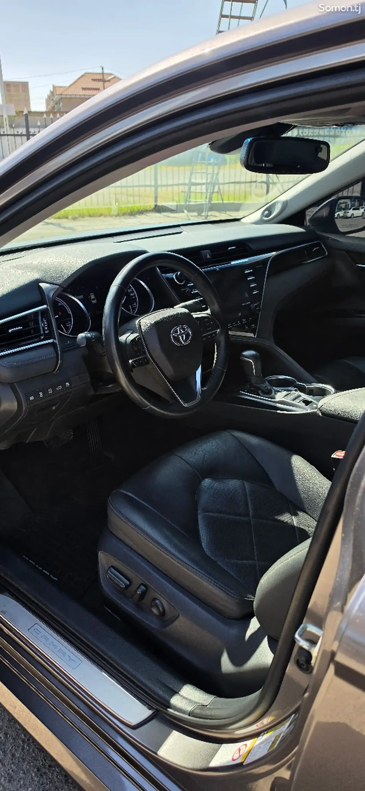 Toyota Camry 2018 · 2.5 AT