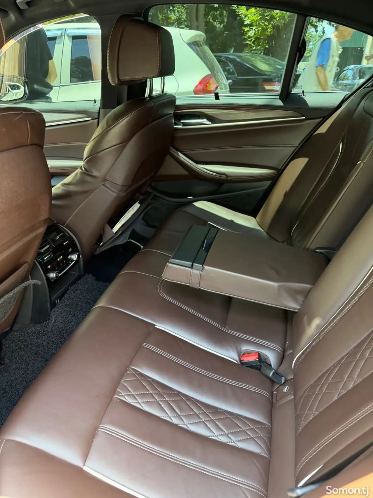 BMW 5 series 2018 · 2.0 AT