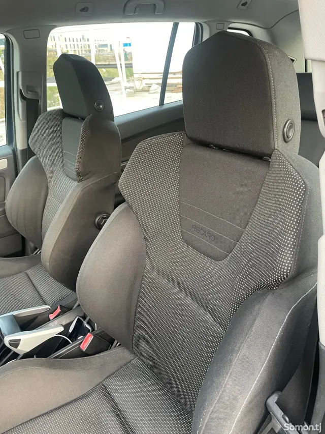 Opel Zafira 2006 · 2.2 MT
