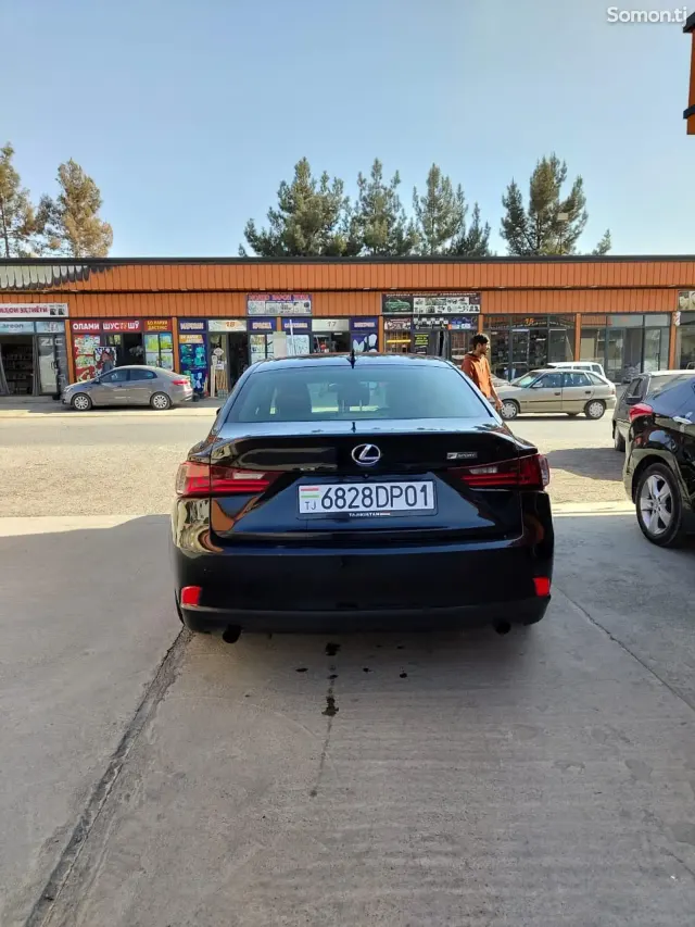 Lexus IS series 2015 · 2.5 AT