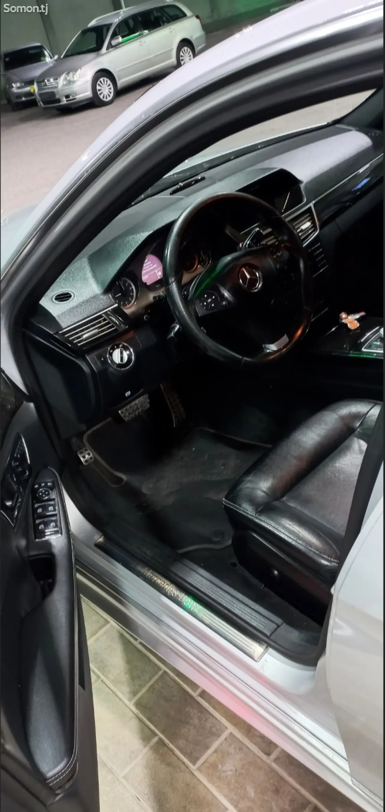 Mercedes-Benz E class 2010 · 3.5 AT