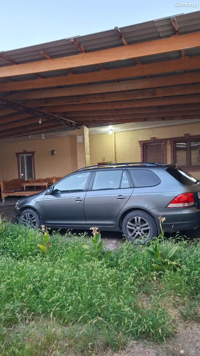 Volkswagen Jetta 2010 · 2.5 AT