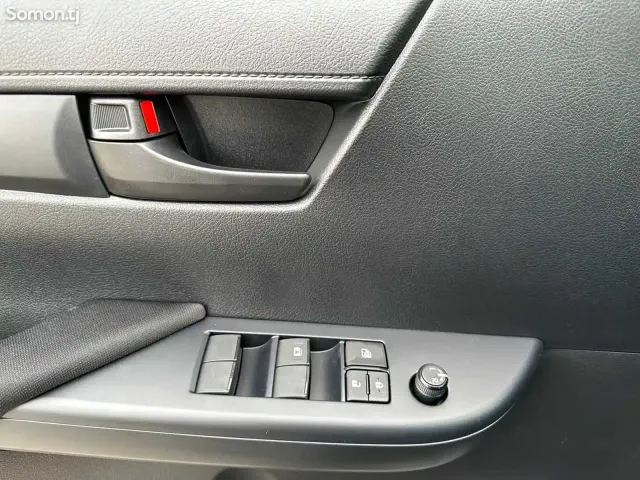 Toyota Hilux 2025 · 2.7 MT