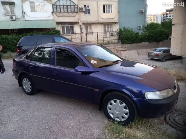 Opel Vectra B 1996 · 1.6 MT