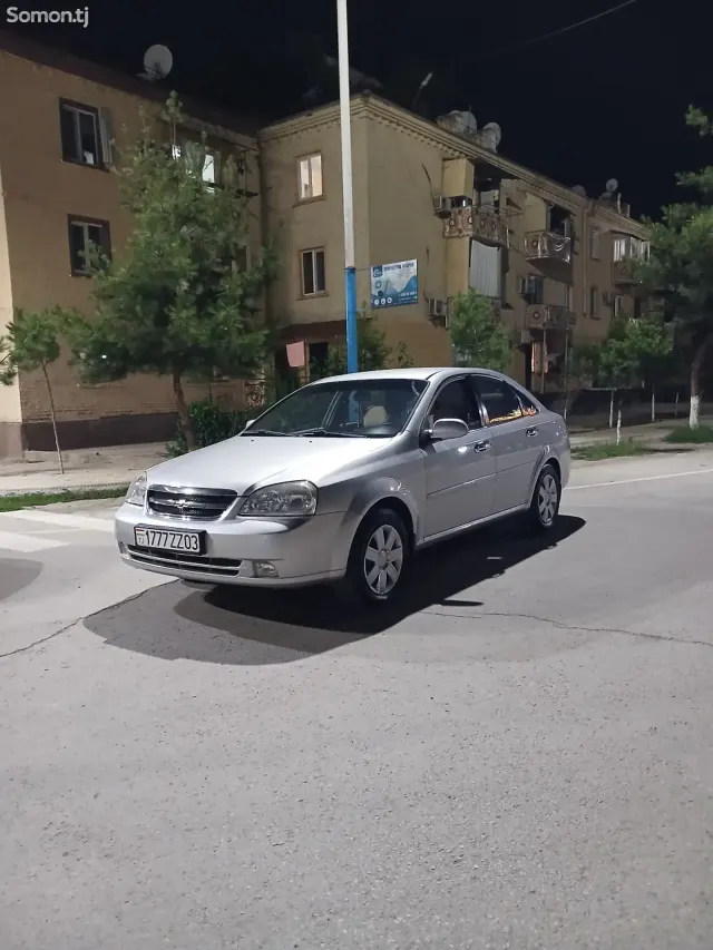 Chevrolet Lacetti 2008 · 1.6 MT