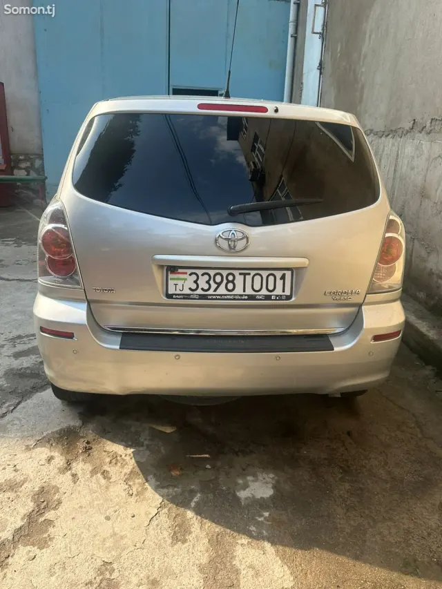 Toyota Corolla Verso 2006 · 1.8 MT