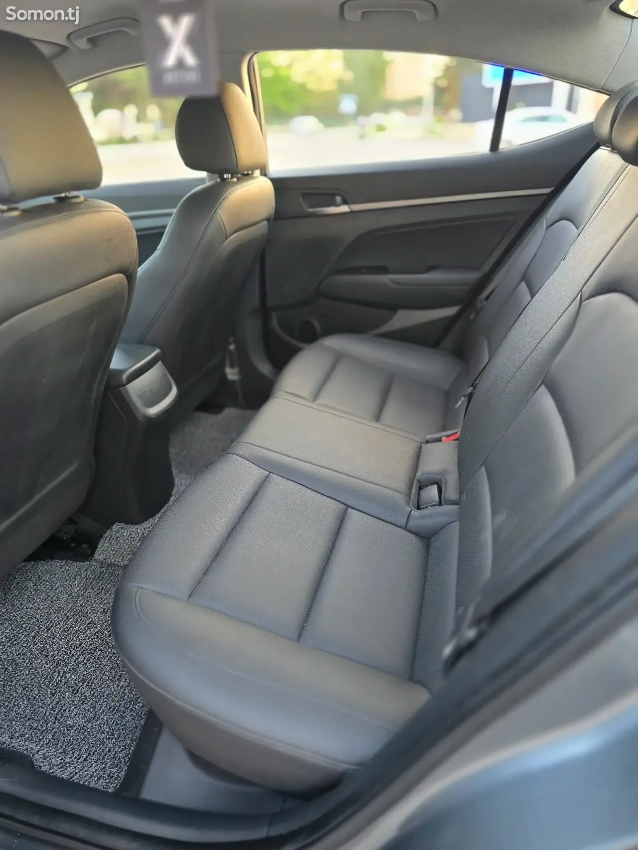 Hyundai Avante 2016 · 1.6 AT