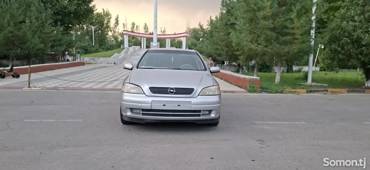 Opel Astra G 2000 · 1.8 MT