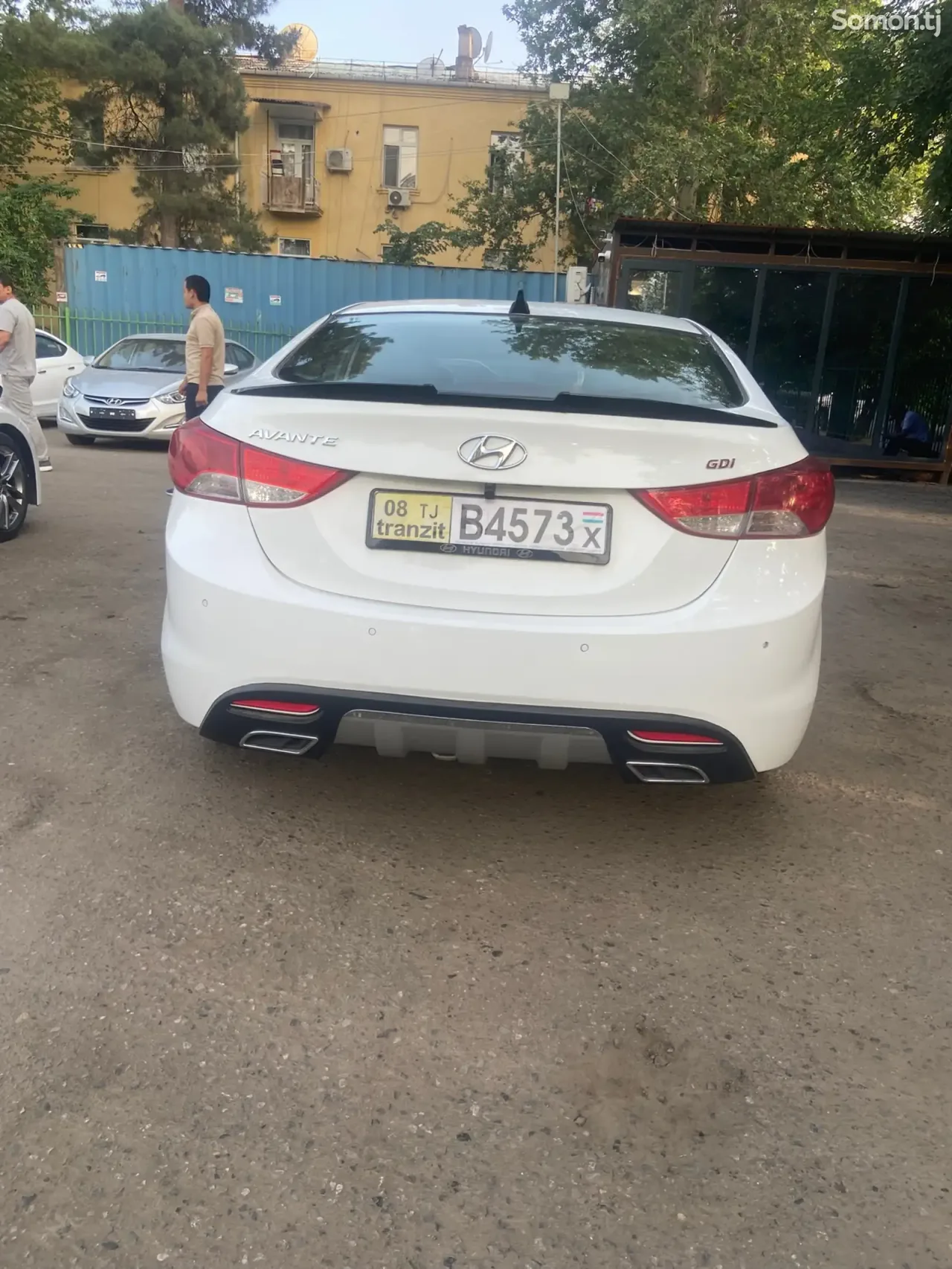 Hyundai Avante 2011 · 1.6 AT