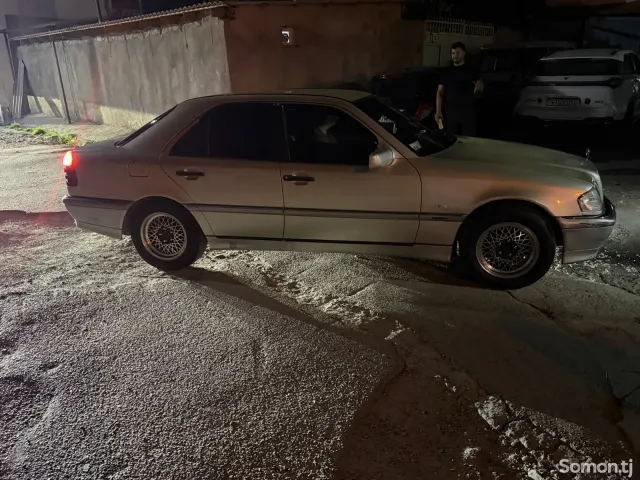 Mercedes-Benz C class 1995 · 1.8 MT
