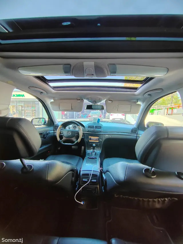 Mercedes-Benz E class 2009 · 5.5 AT