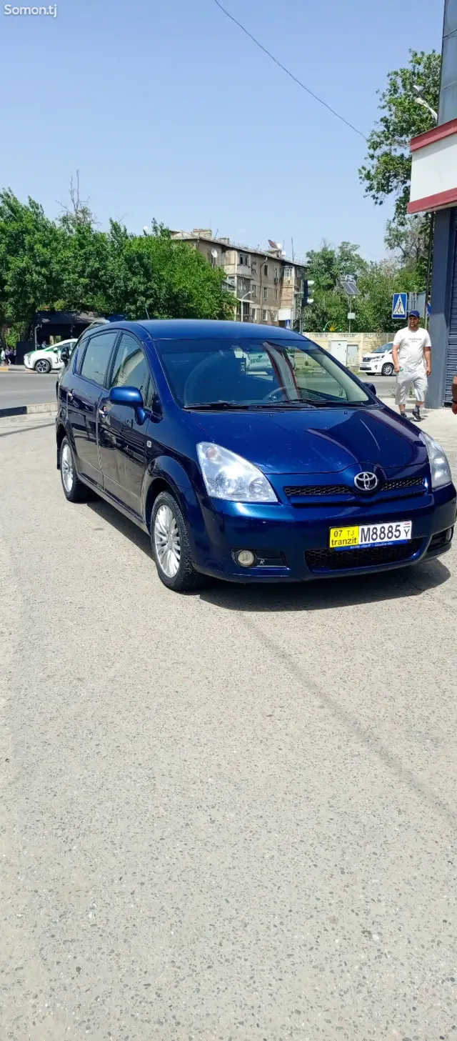 Toyota Corolla Verso 2006 · 2.2 MT