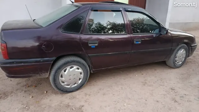 Opel Vectra A 1995 · 1.6 MT