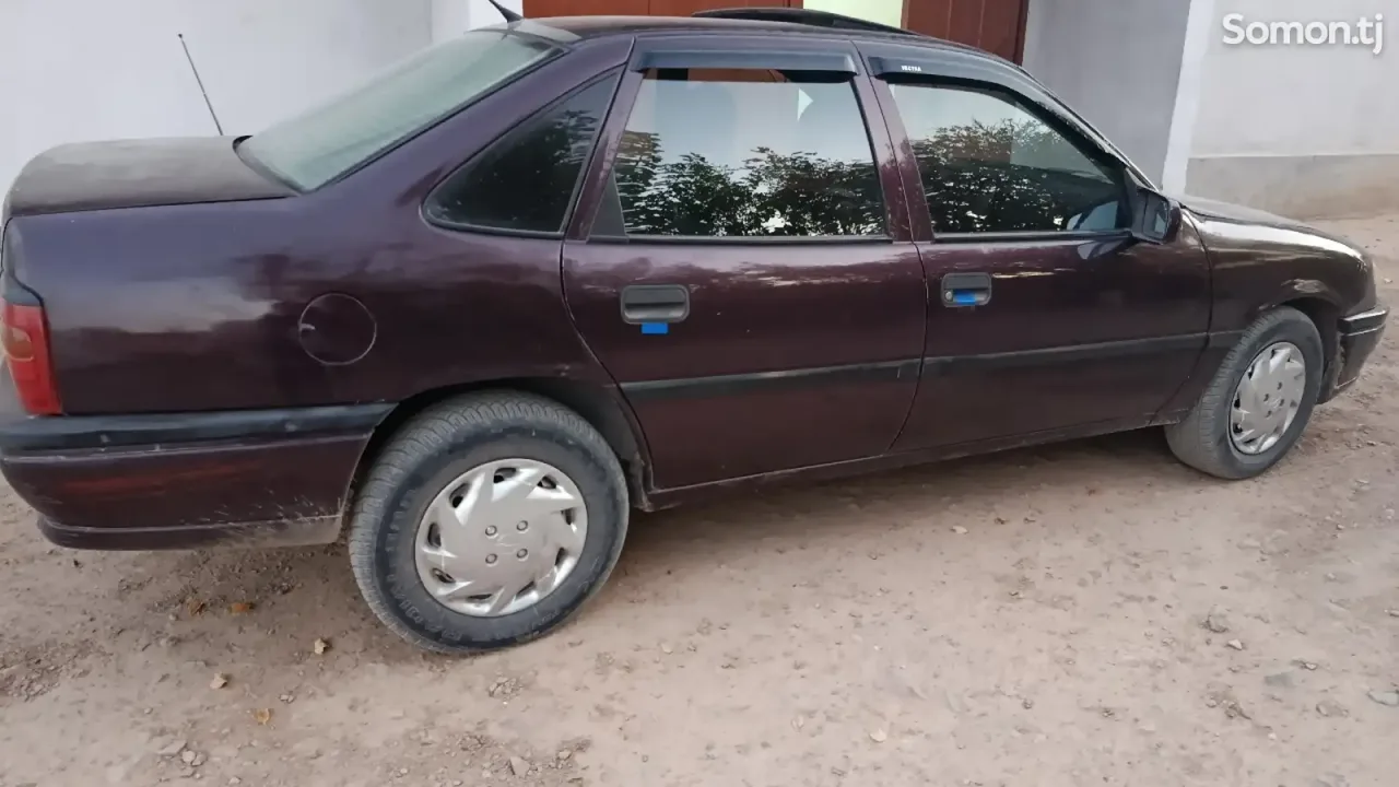 Opel Vectra A 1995 · 1.6 MT