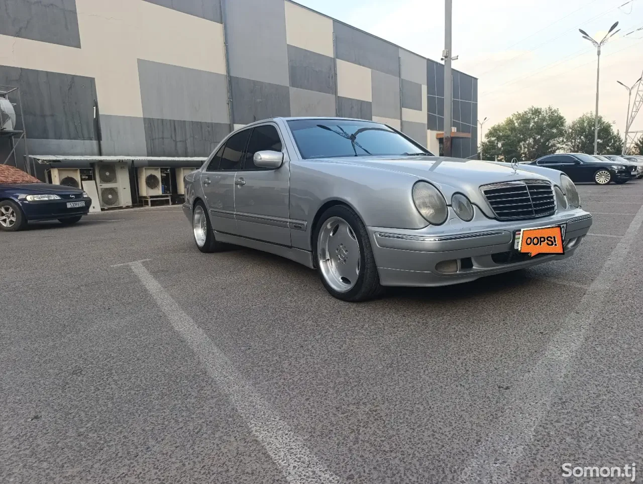 Mercedes-Benz E class 2001 · 3.2 AT