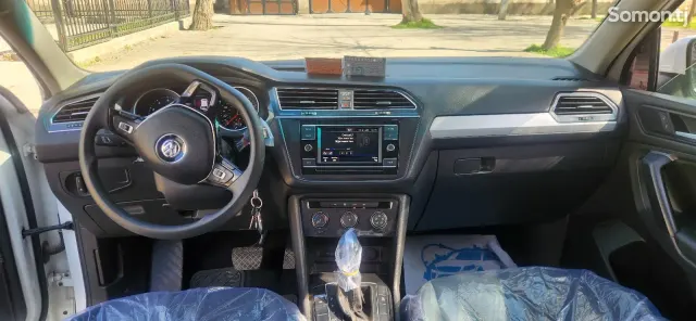 Volkswagen Tiguan 2021 · 2.0 AT