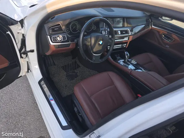 BMW 5 series 2015 · 3.0 AT