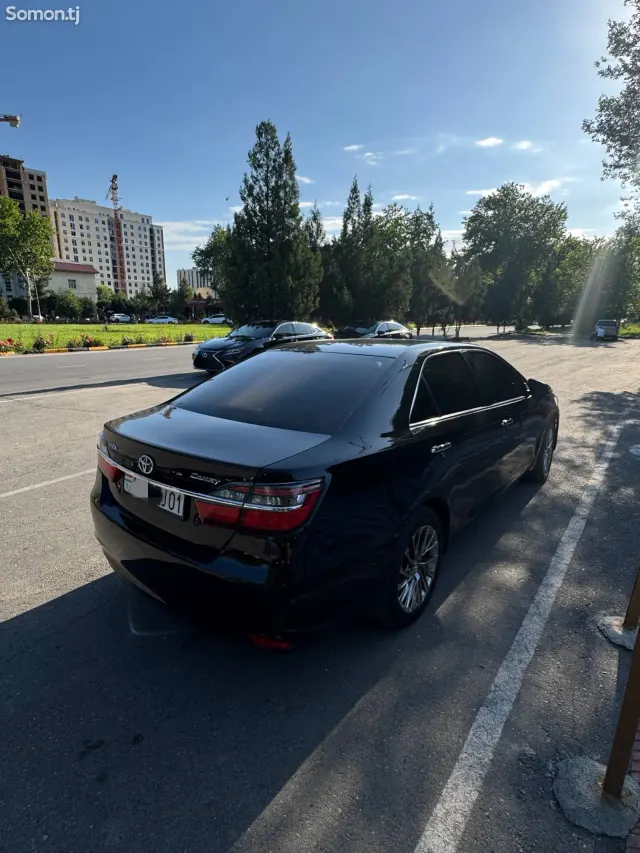 Toyota Camry 2015 · 2.5 AT