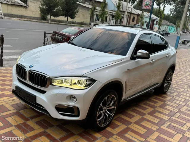 BMW X6 2018 · 3.0 AT