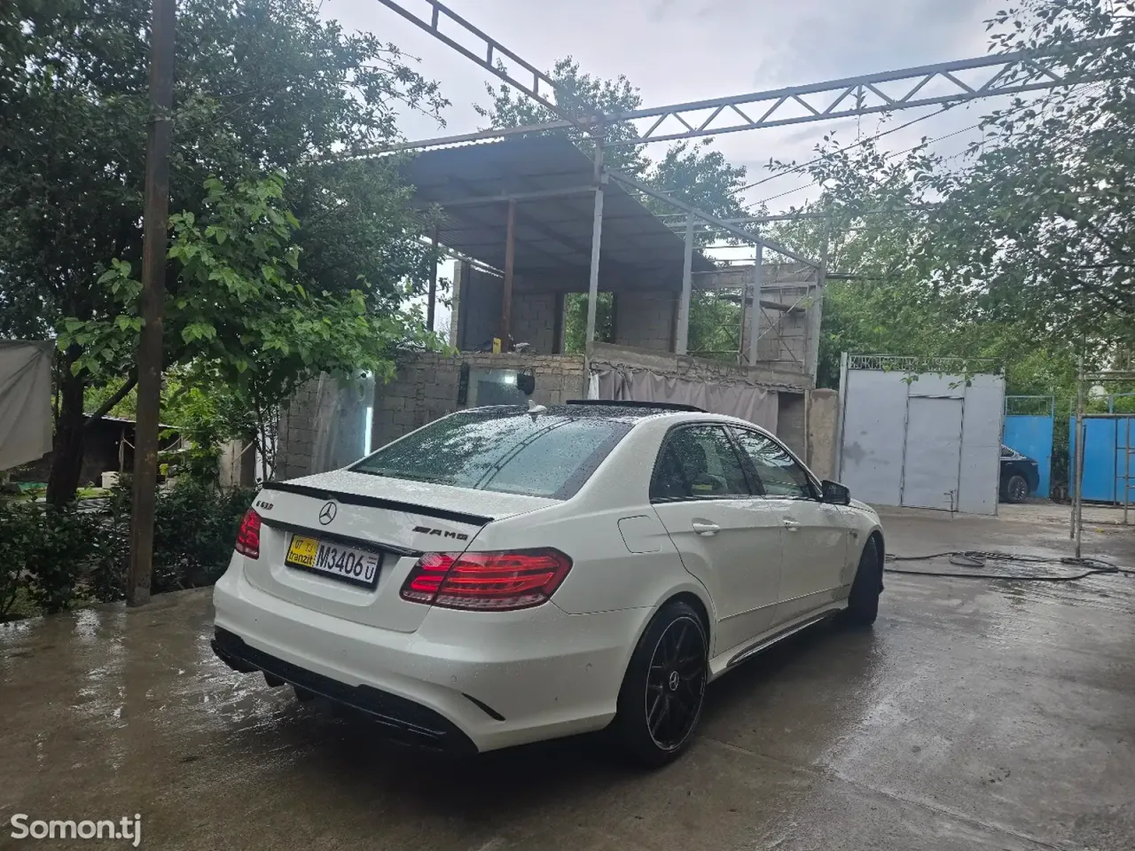 Mercedes-Benz E class 2010 · 3.5 AT