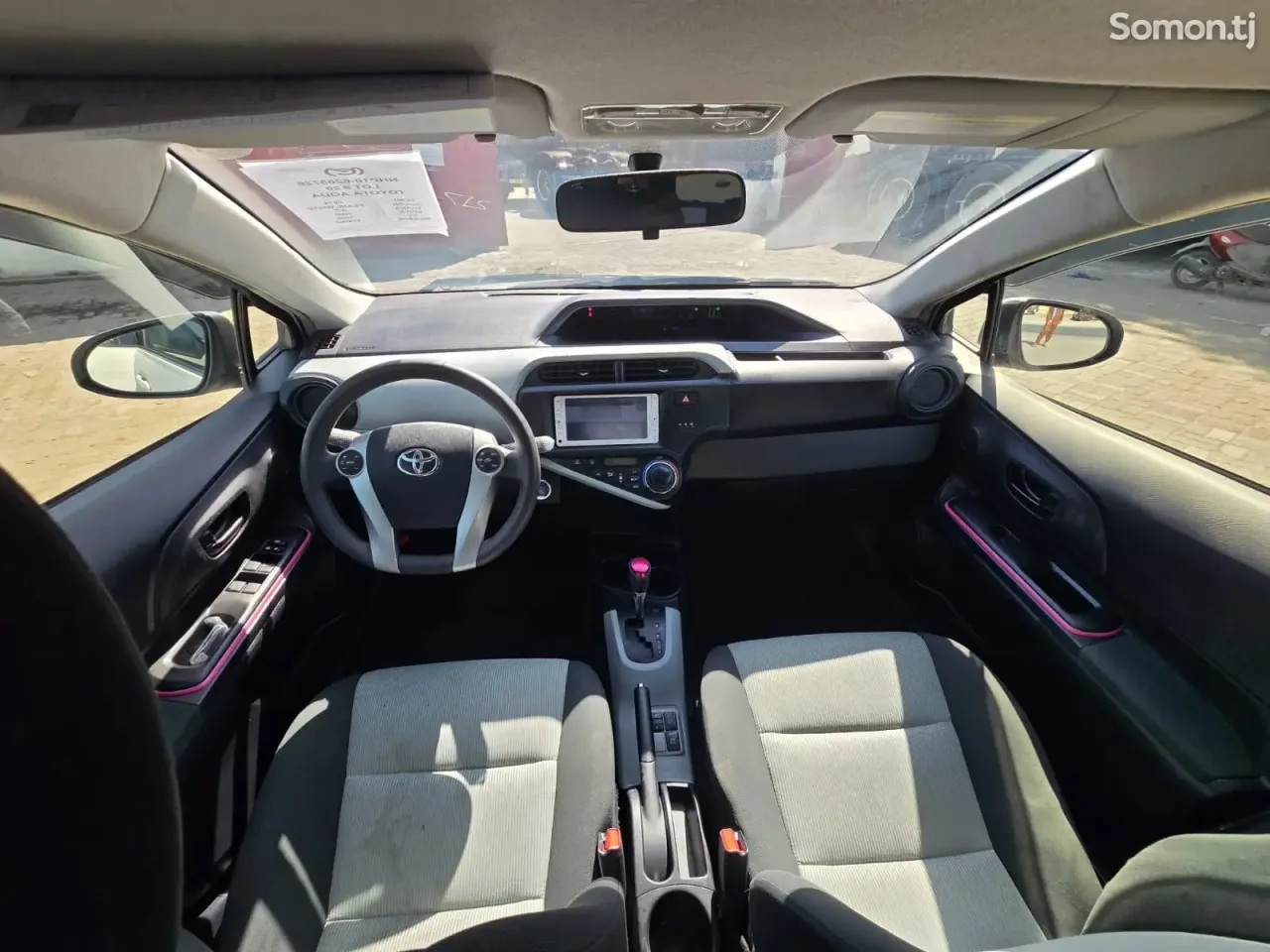 Toyota Aqua 2014 · 1.5 AT