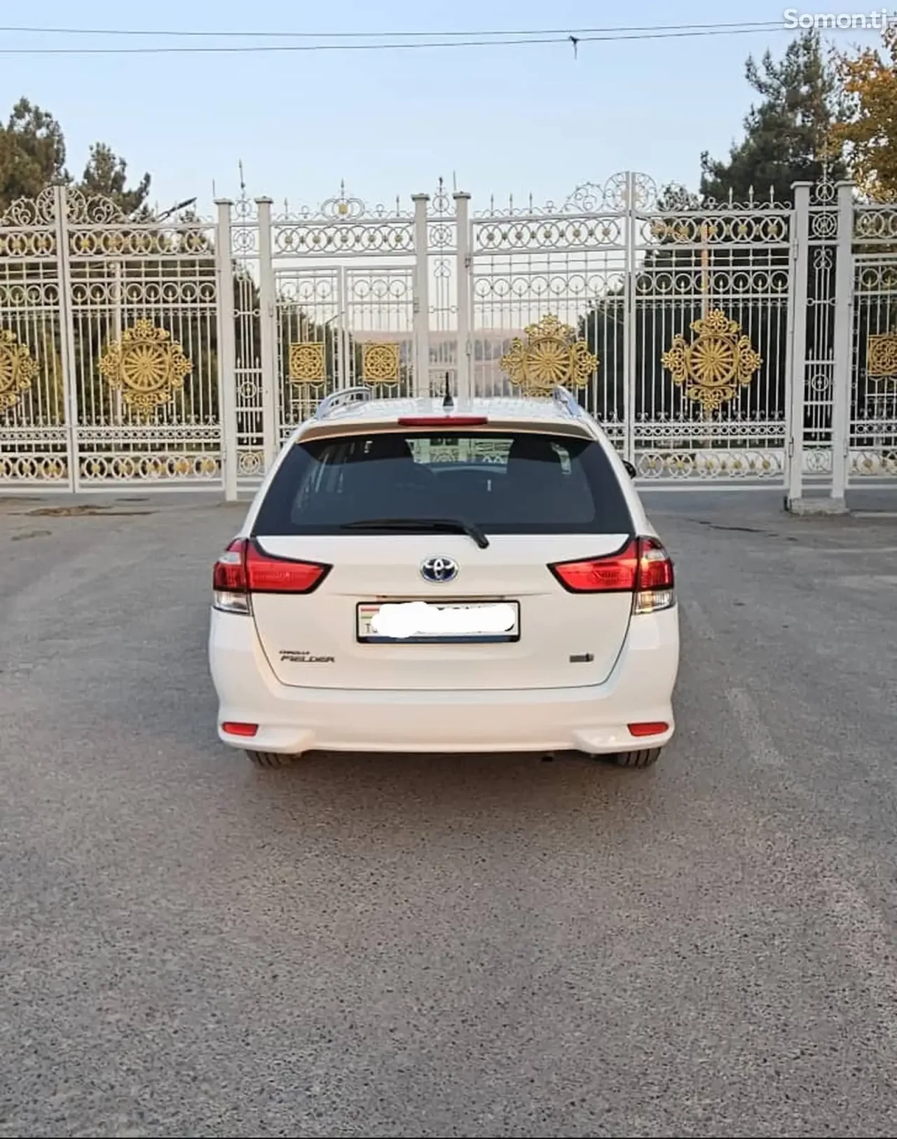 Toyota Fielder 2015 · 1.5 AT