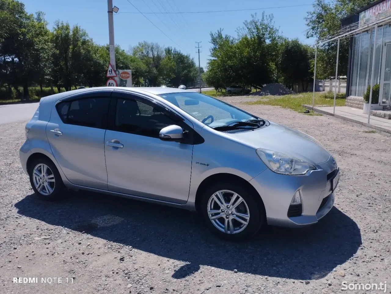 Toyota Aqua 2014 · 1.5 AT