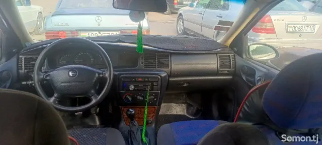 Opel Vectra C 1996 · 1.6 MT
