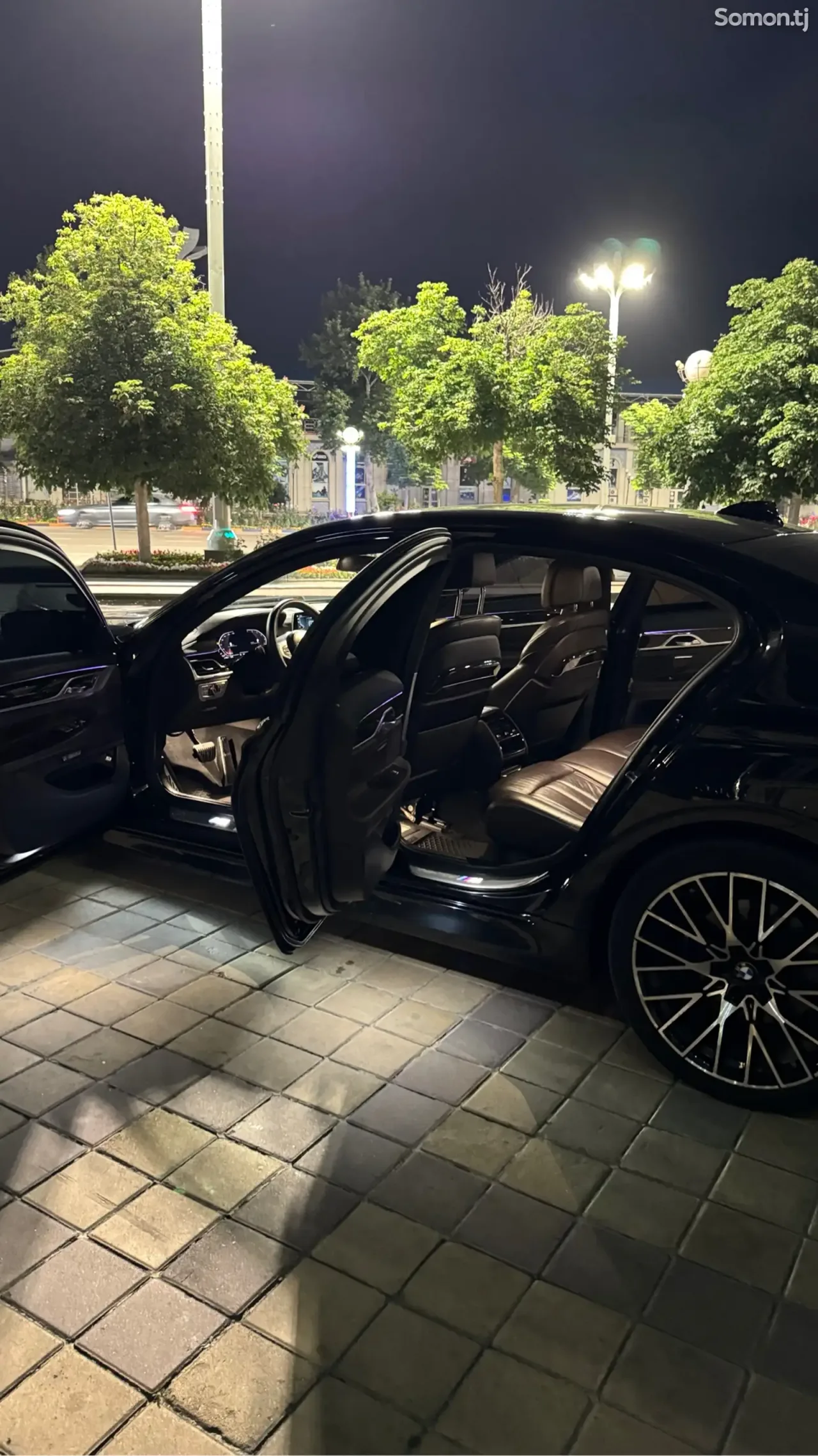 BMW 7 series 2017 · 3.0 AT