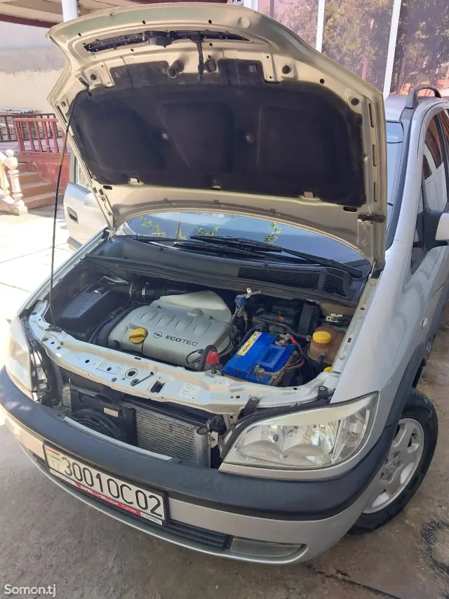 Opel Zafira 2002 · 1.8 MT