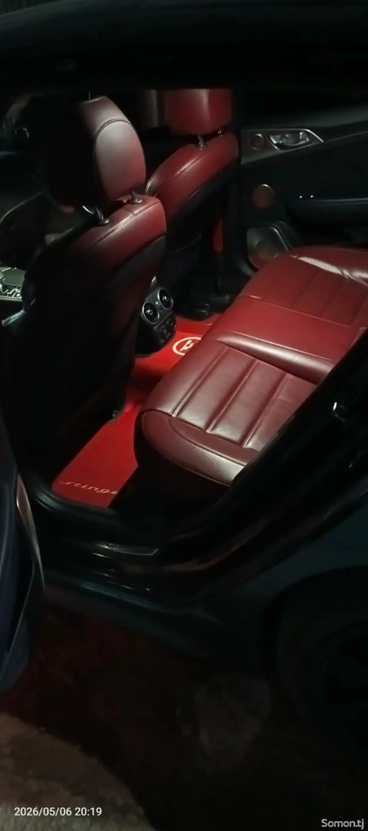 Kia Stinger 2018 · 3.3 AT