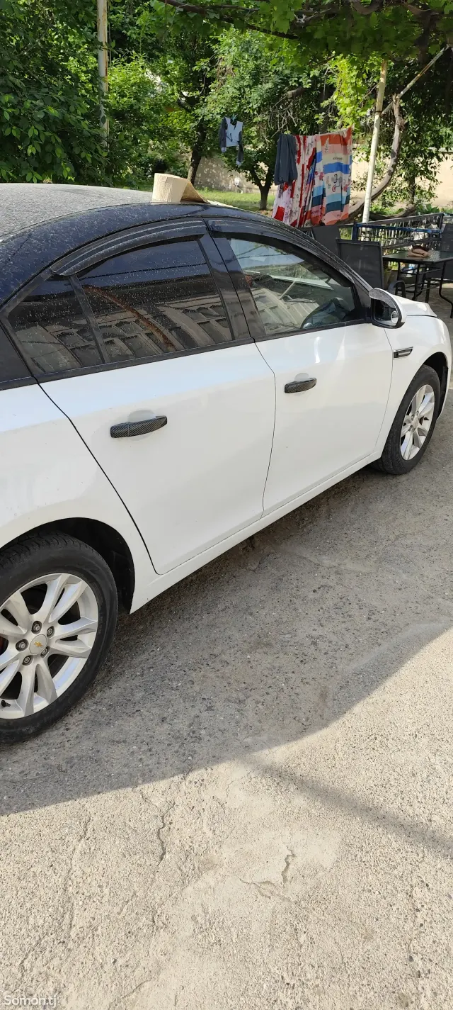 Chevrolet Cruze 2010 · 1.8 AT