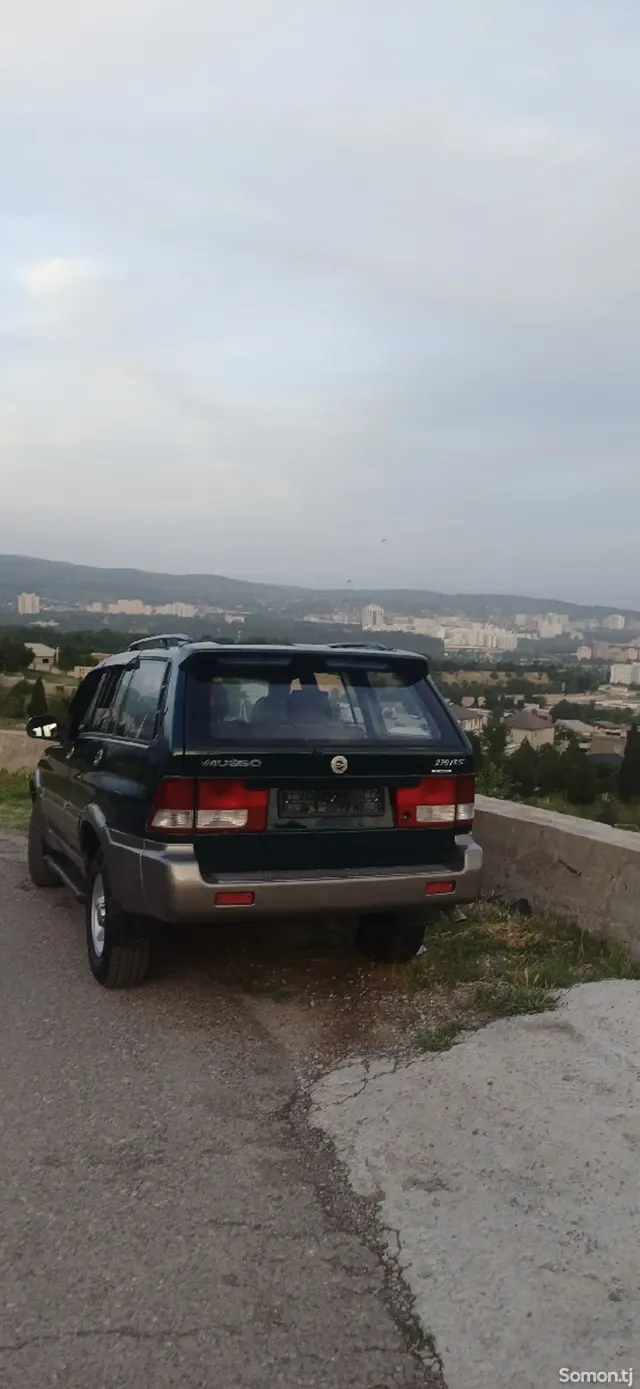 Ssang Yong Musso 2000 · 2.4 MT