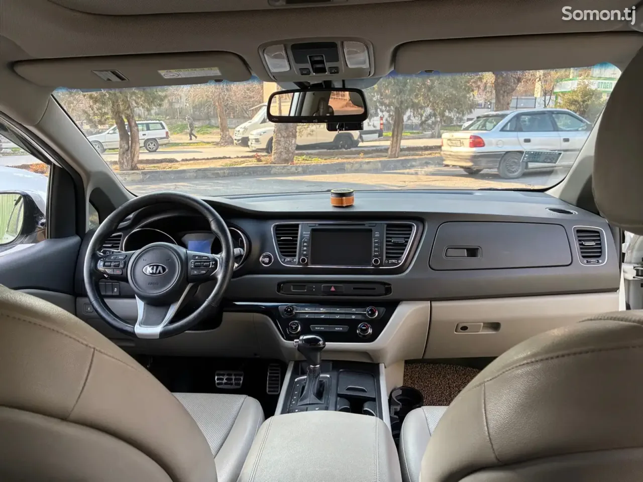 Kia Carnival 2016 · 2.2 AT