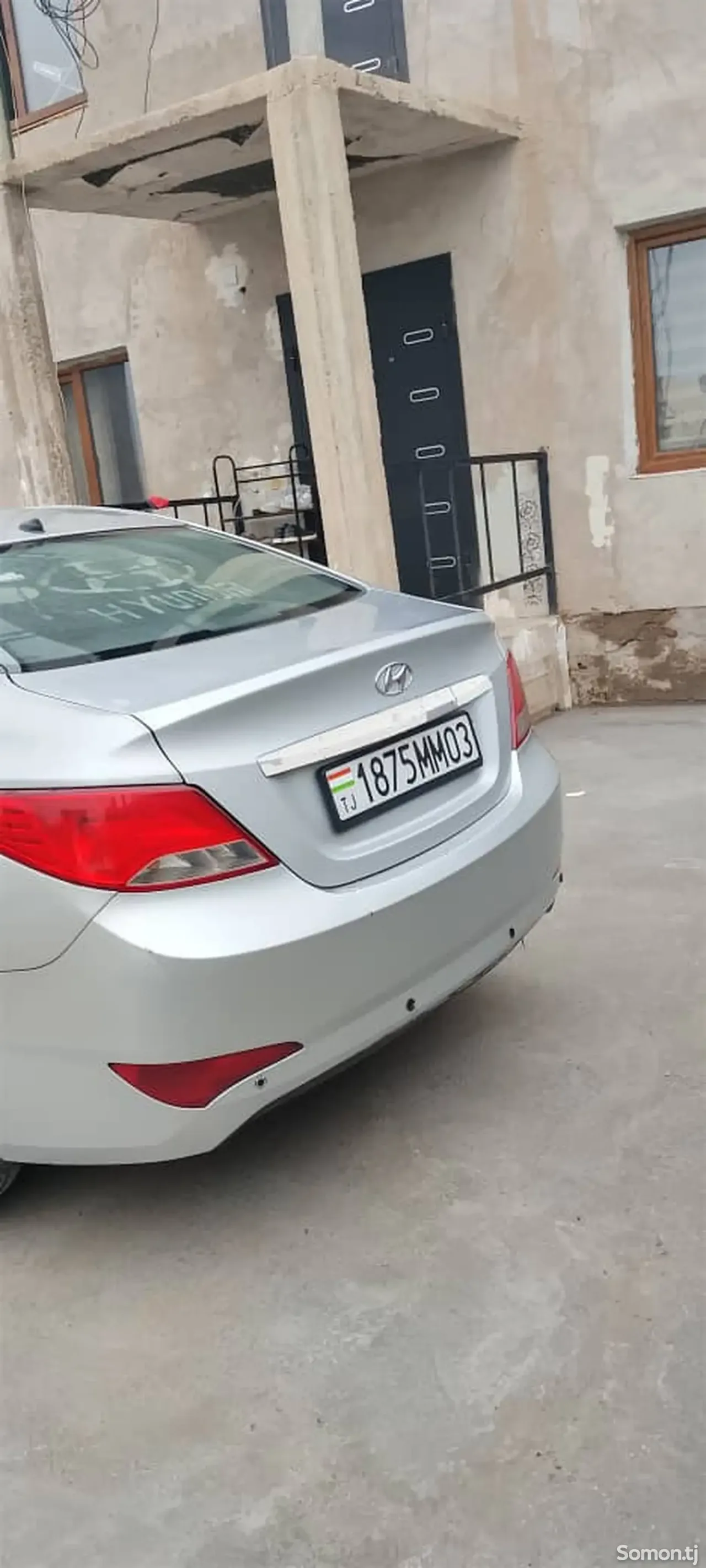 Hyundai Solaris 2015 · 1.6 MT