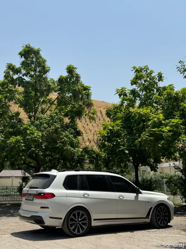 BMW X7 2019 · 4.0 AT